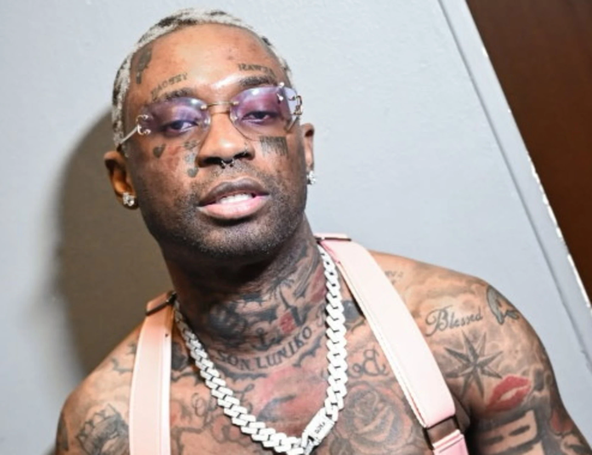 Bello Figo a processo, violenza sessuale in camerino su una 15enne: "Carne Fresca"