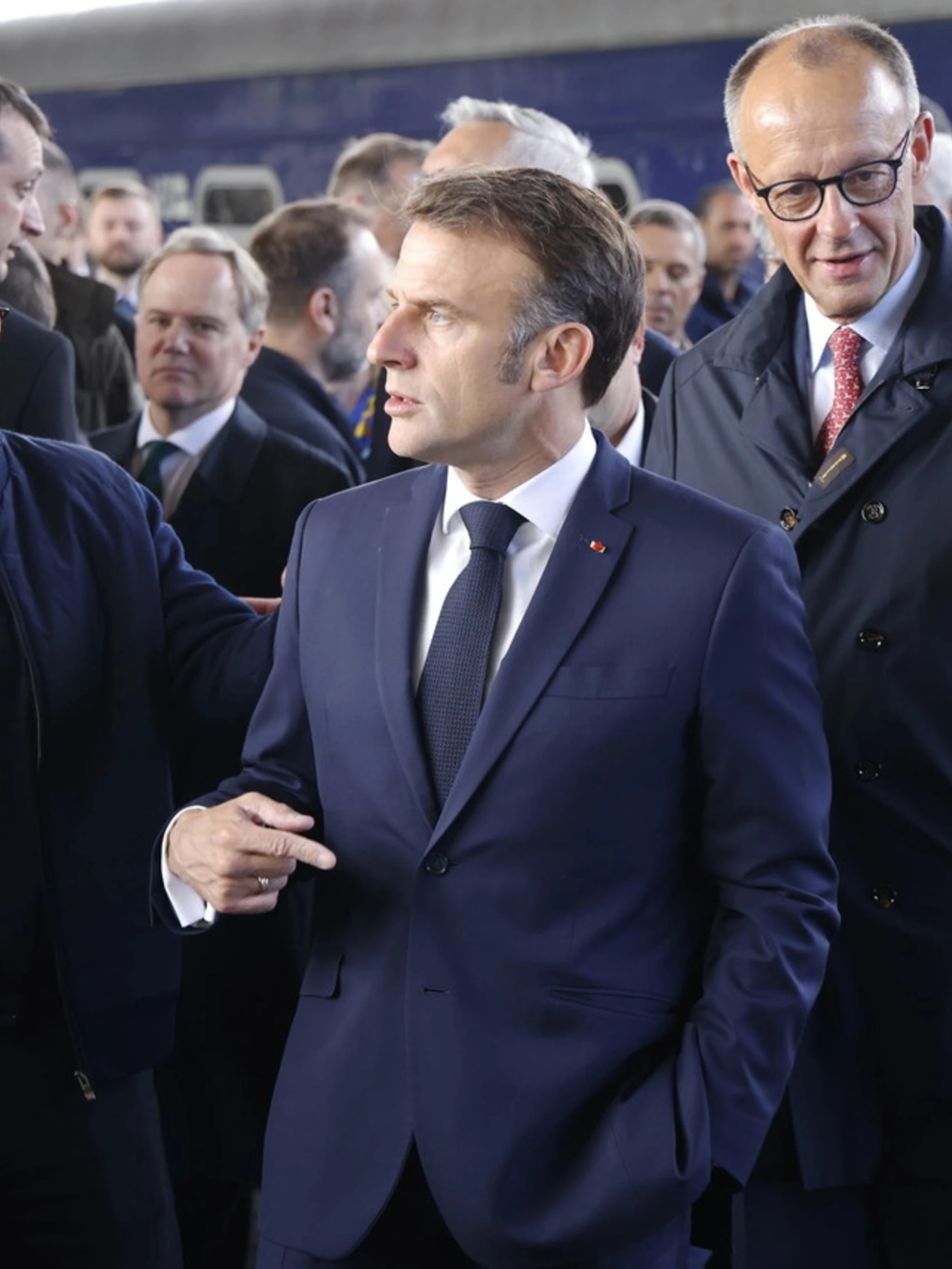 Russia e Ucraina vicine alla tregua? La Francia minaccia sanzioni su Mosca