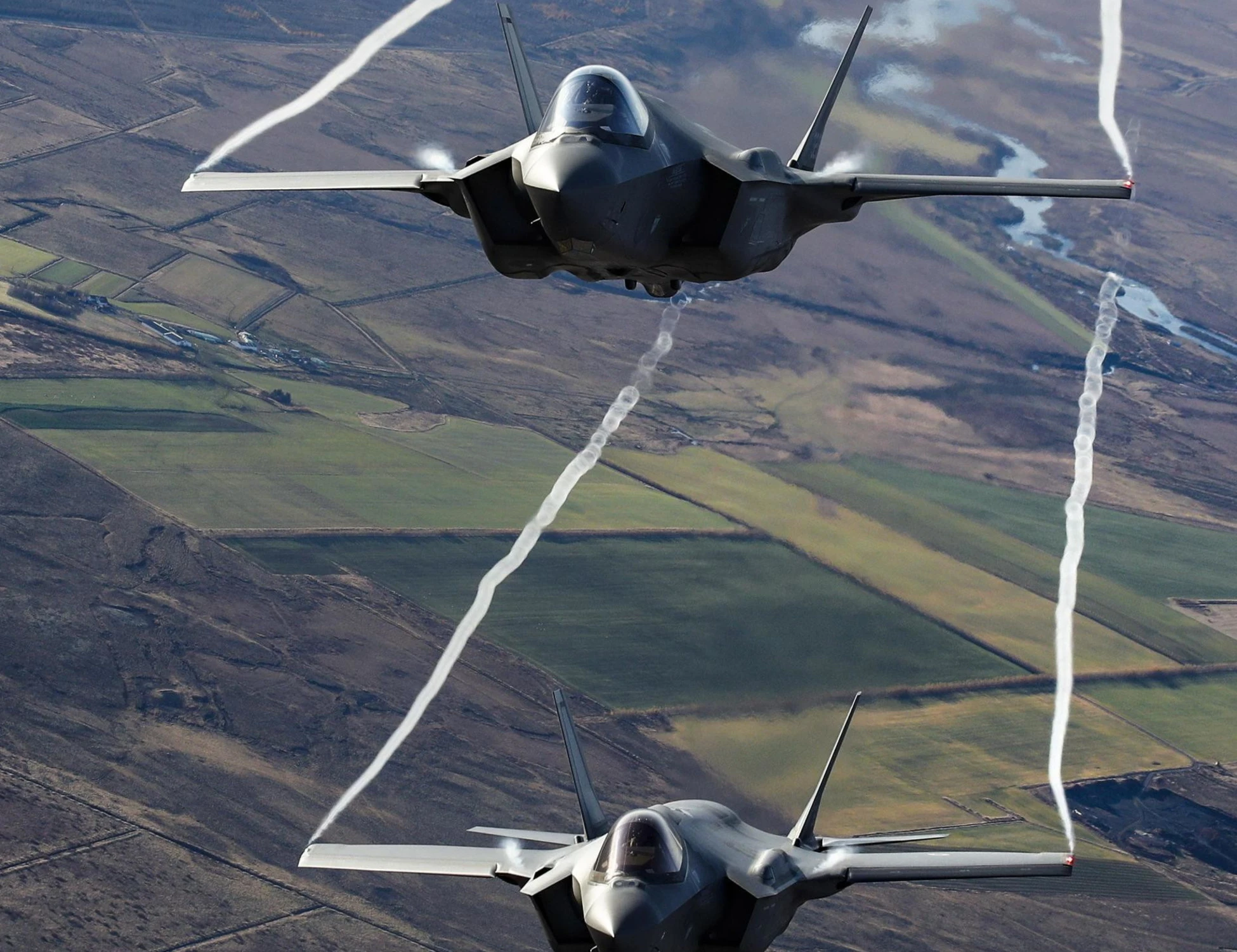 Nato, due caccia italiani abbattono un drone sopra la Lituania: cosa sta succedendo