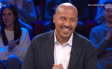 Affari Tuoi, clamoroso Stefano: a chi somiglia, panico tra i telespettatori