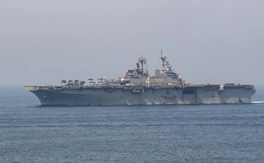 Iran, la guerra nel Golfo in diretta: "Distrutte 161 navi da guerra e il 90% delle mine dell'Iran", Teheran in ginocchio