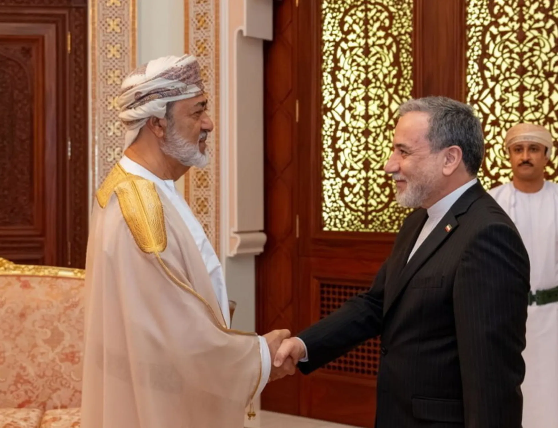 Leggi l'articolo: Teheran e la Russia, l'asse contro gli Usa (e l'Occidente) alla luce del sole