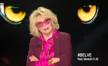 Belve, Amanda Lear sconvolge Francesca Fagnani: "Era impotente"