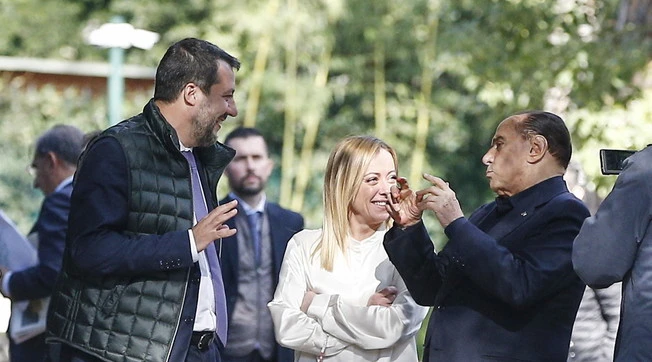 Silvio Berlusconi gela Brunetta: "Dentro Forza Italia la linea la do io" 