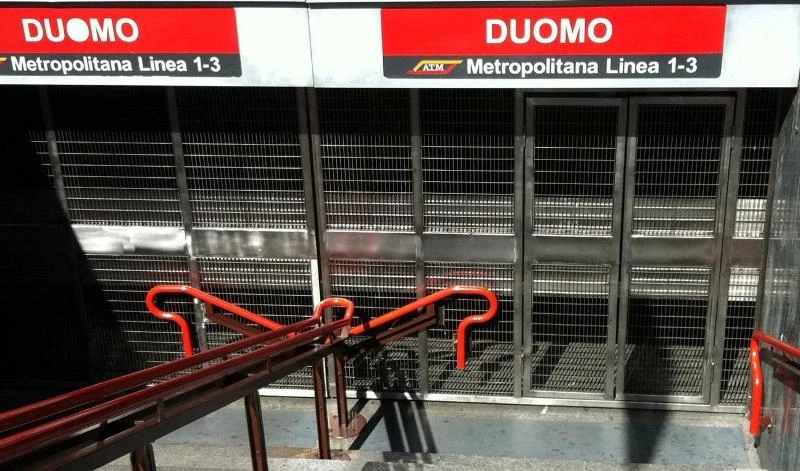 Sciopero dei trasporti, traffico in tilt e tensione tra i passeggeri del metrò