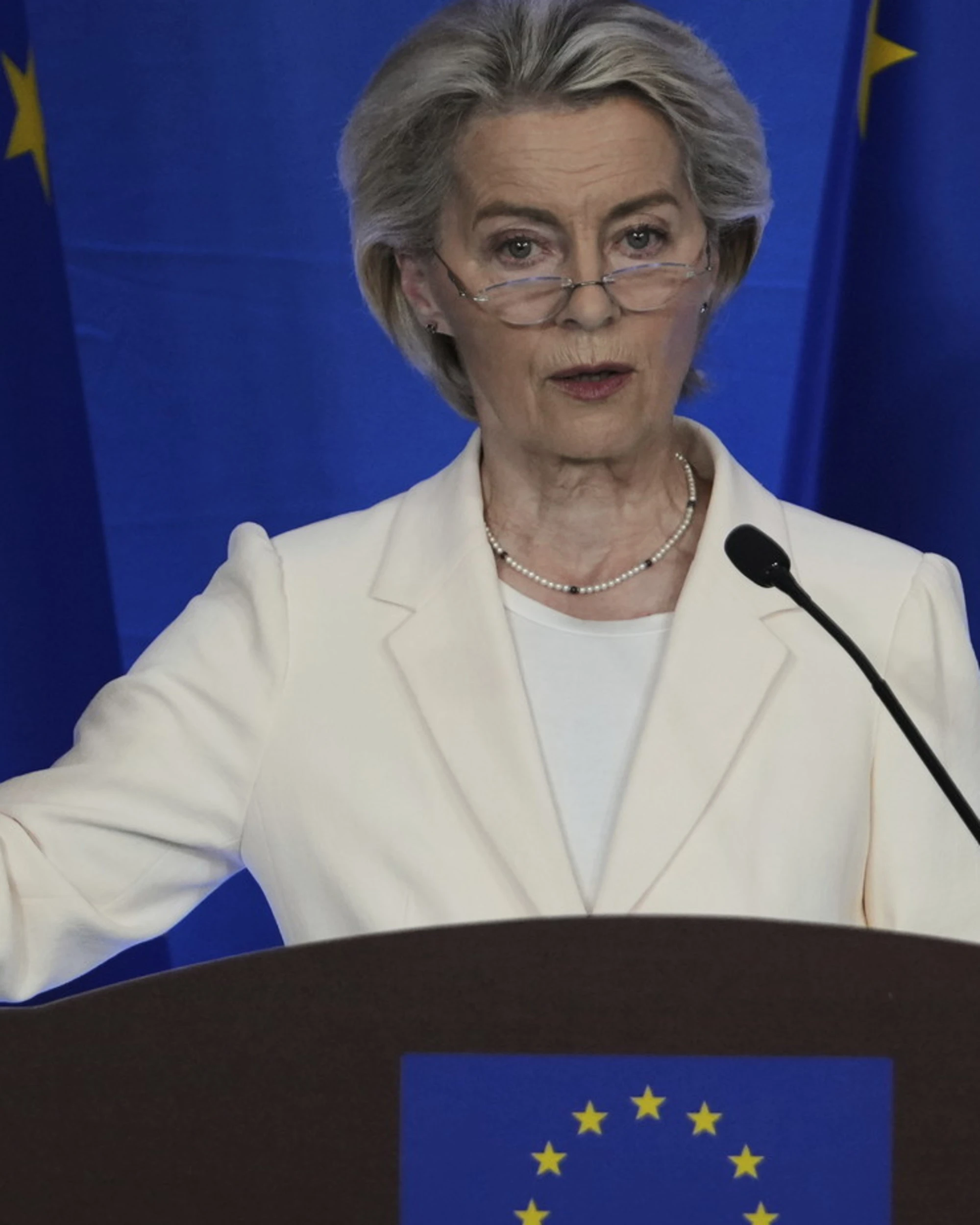 Pd "ostaggio" di Ursula von der Leyen: perché non possono sfiduciarla