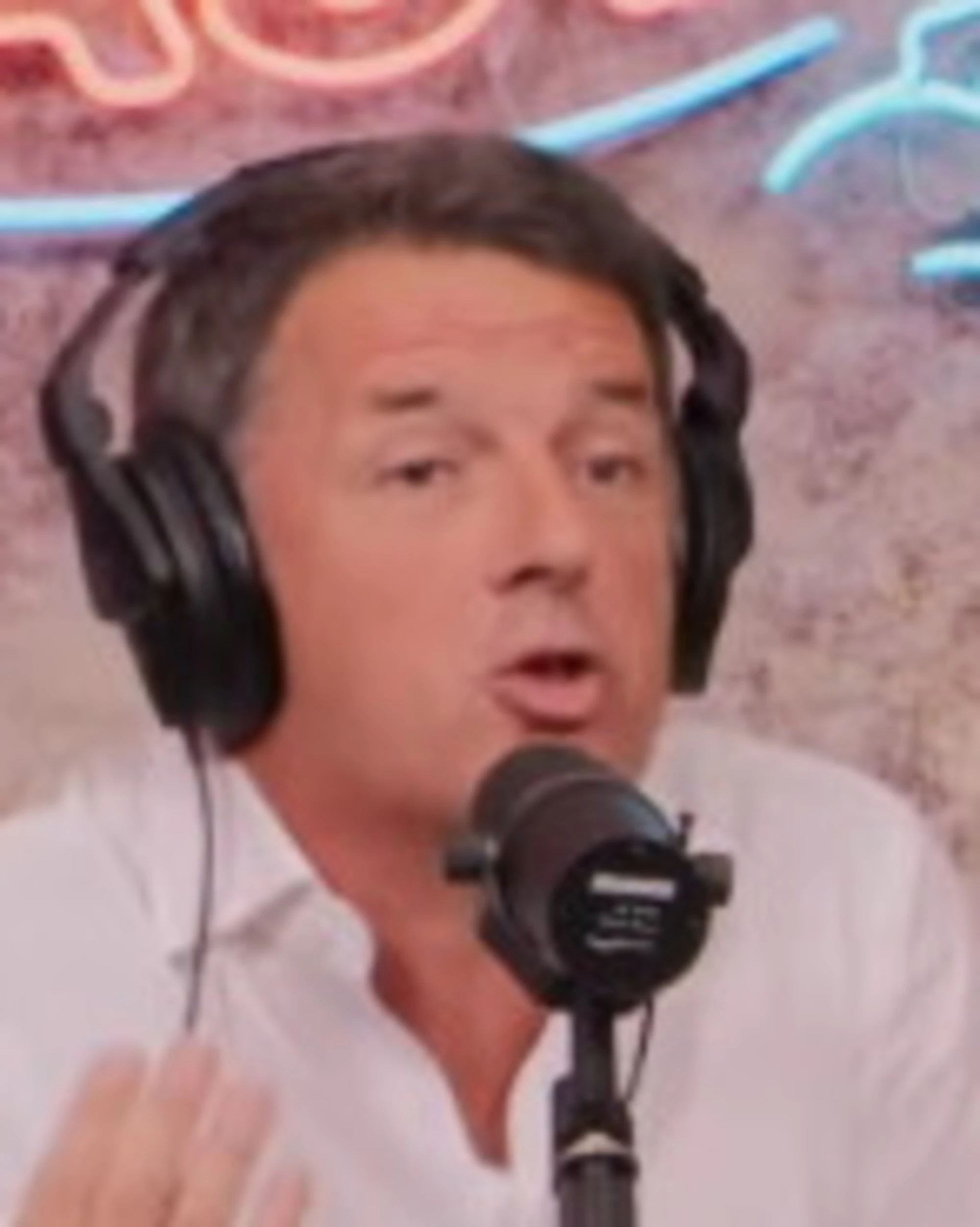 Renzi show con Fedez: "Il mio inglese?", come risponde Matteo
