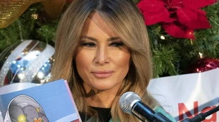 Melania Trump? Non proprio: la copertina che fa sbroccare The Donald, parole pesantissime e Michelle Obama demolita