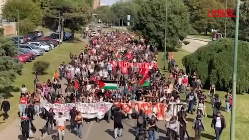 https://media.liberoquotidiano.it/NigzuLLmKMvNv6djCg1XsoE3U99865APK8Tzpjmo9v4/width:800/quality:90/aW1hZ2VzLzIwMjUvMTAvMDIvMTIyMzI5MTU4LTJjYTE3OGI3LTQwOGMtNGFhNy05OGMwLWJmMjIzNDEyYjA0My5qcGc.webp