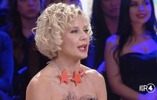 Antonella Elia contro Taylor Mega da Chiambretti: "Non voglio vedere il tuo c***, non siamo tutte mign***"