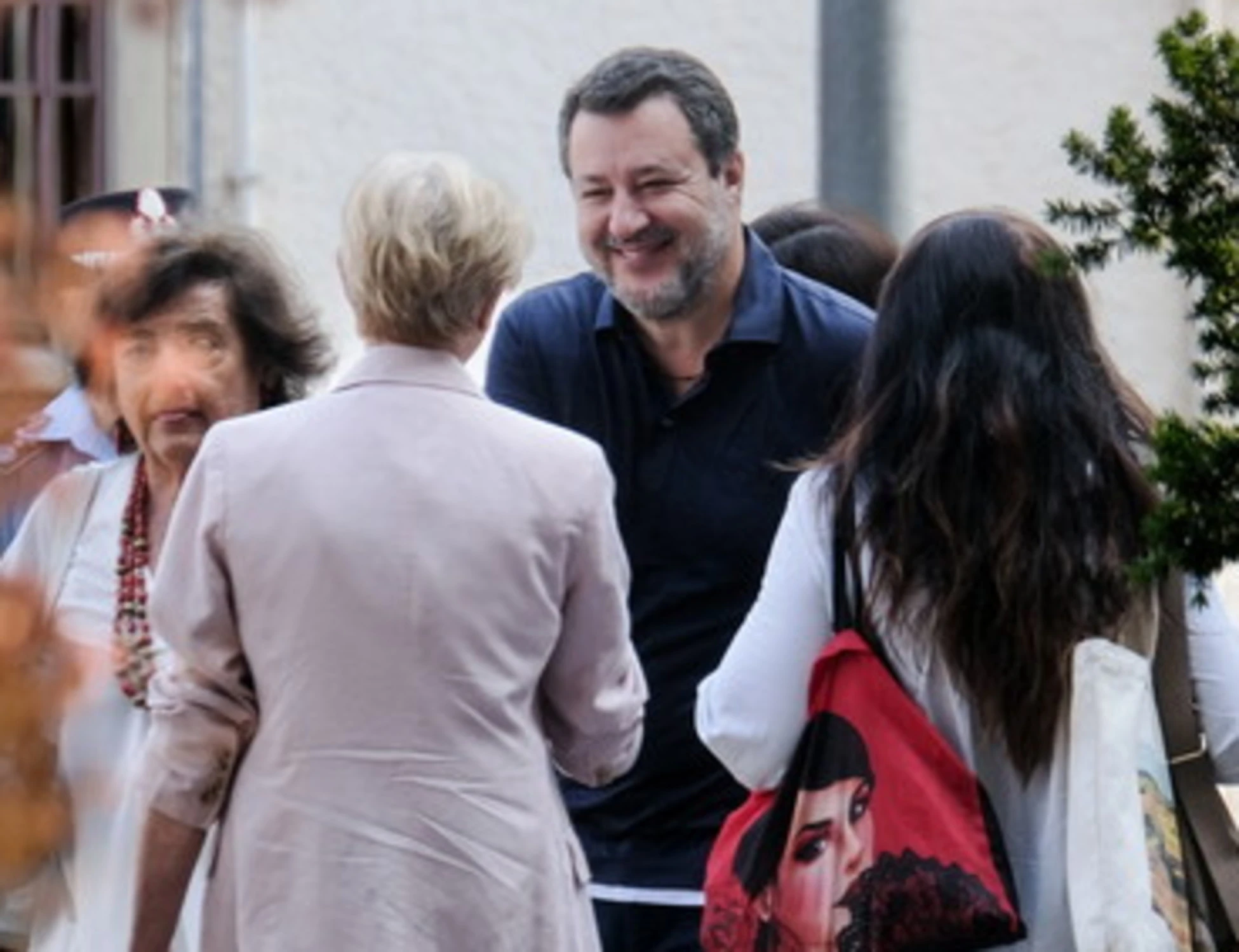 Salvini, la sinistra critica perfino se visita un carcere