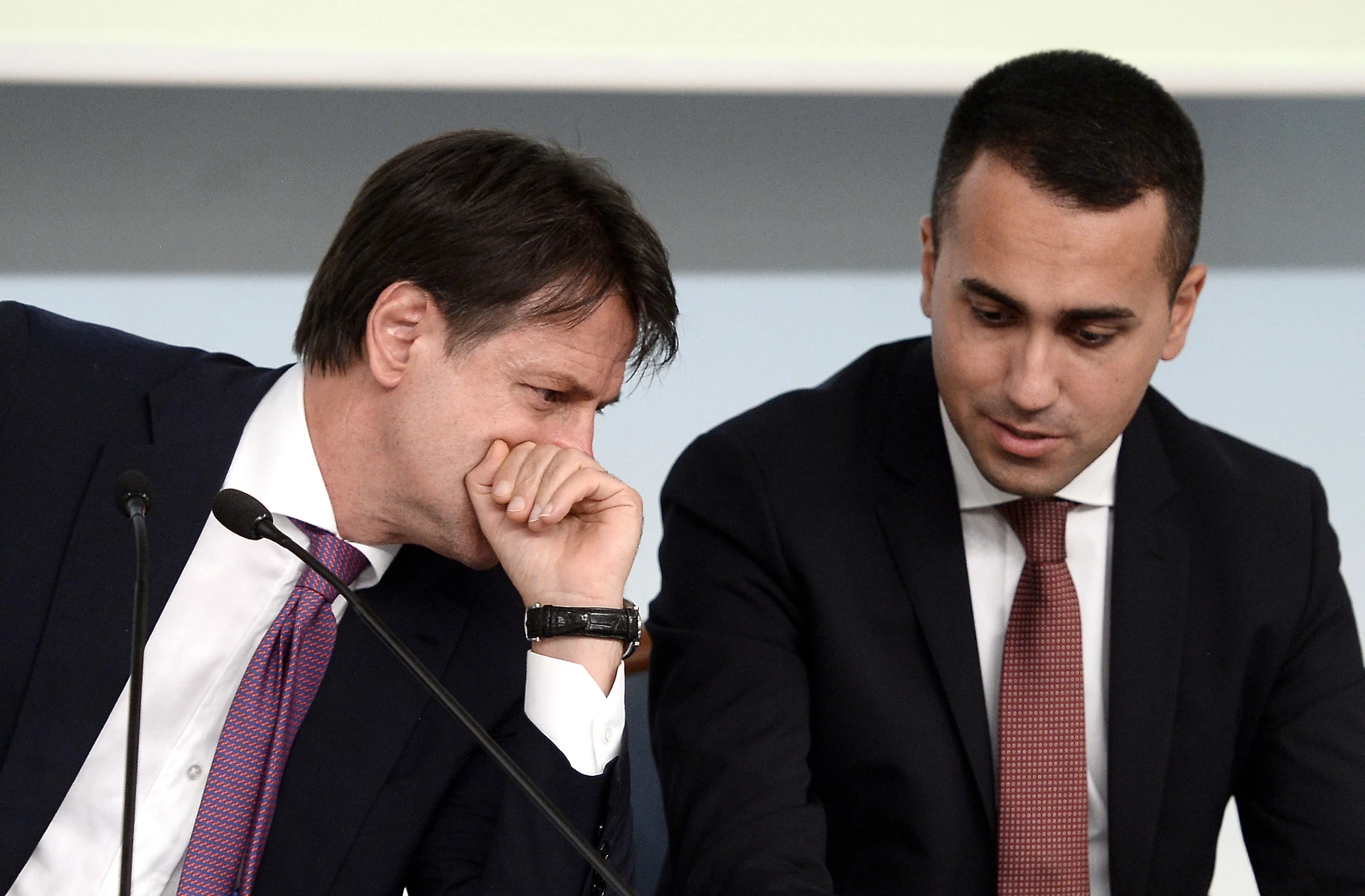 Reddito di cittadinanza a base geografica, la supercazzola di Luigi Di Maio e Giuseppe Conte