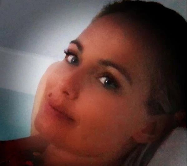 Sonia Bruganelli, lo schifo su suo figlio. Pubblica la foto a scuola, massacrano lui, mamma e Paolo Bonolis