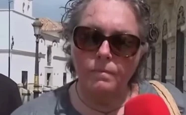 Ceuta, il grido disperato di una madre smaschera Sanchez: "Porta qui i tuoi figli se hai i cogl…"