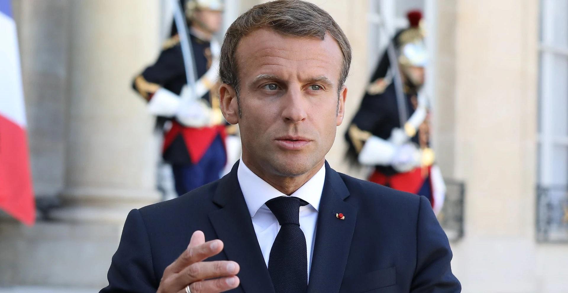 Emmanuel Macron, il piano per fregare l'Italia sull'emergenza-immigrazione: nessun aiuto