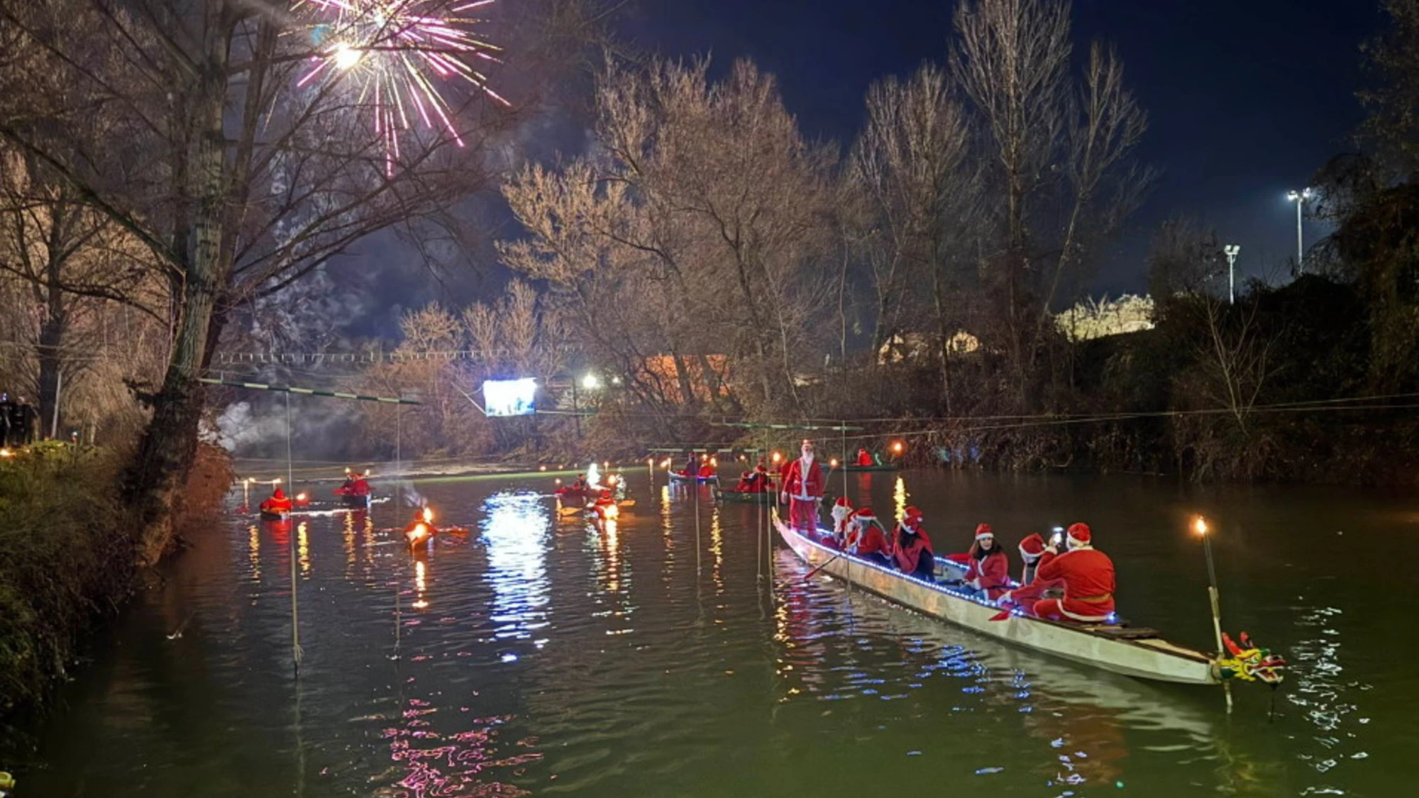 Città di Castello, 30 Babbo Natale in canoa fra le sponde del fiume Tevere