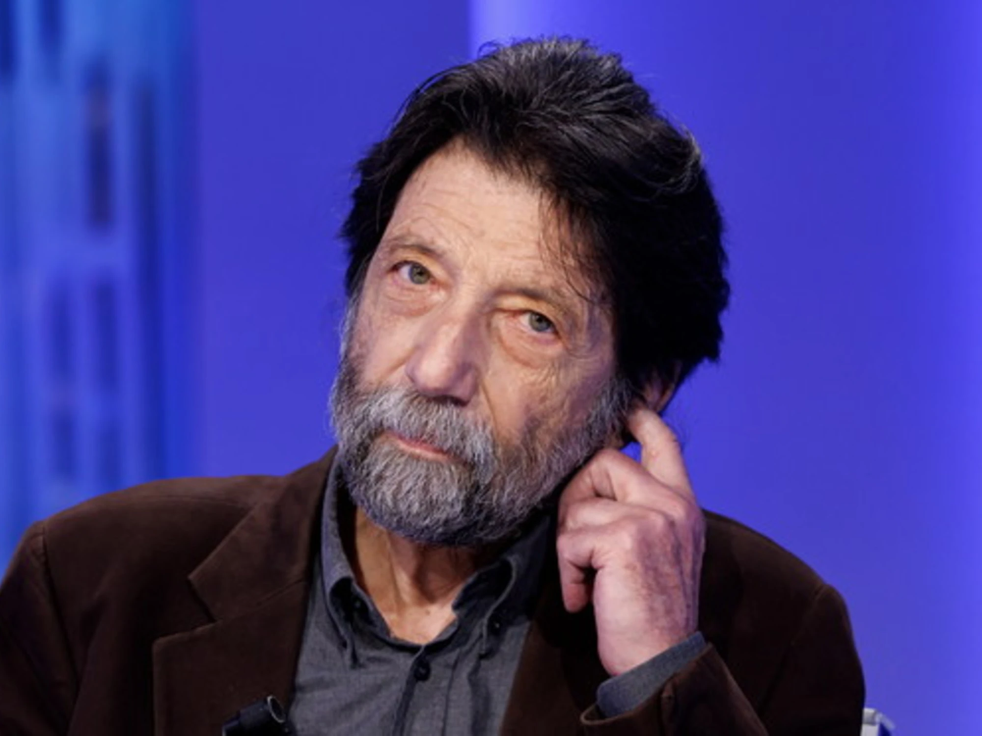 Massimo Cacciari umilia il Milan e Allegri: "Che schifo. Ma ho vinto 5 cene"