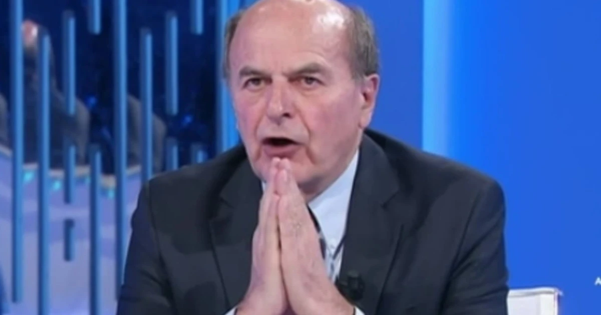 Bersani, frecciata a Rai e governo: "Più figli? Spegniamo la tv e accogliamo migranti"