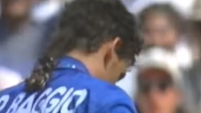 Voi state con Arrigo Sacchi o Roberto Baggio?