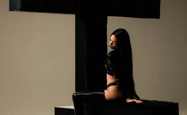 677x399
