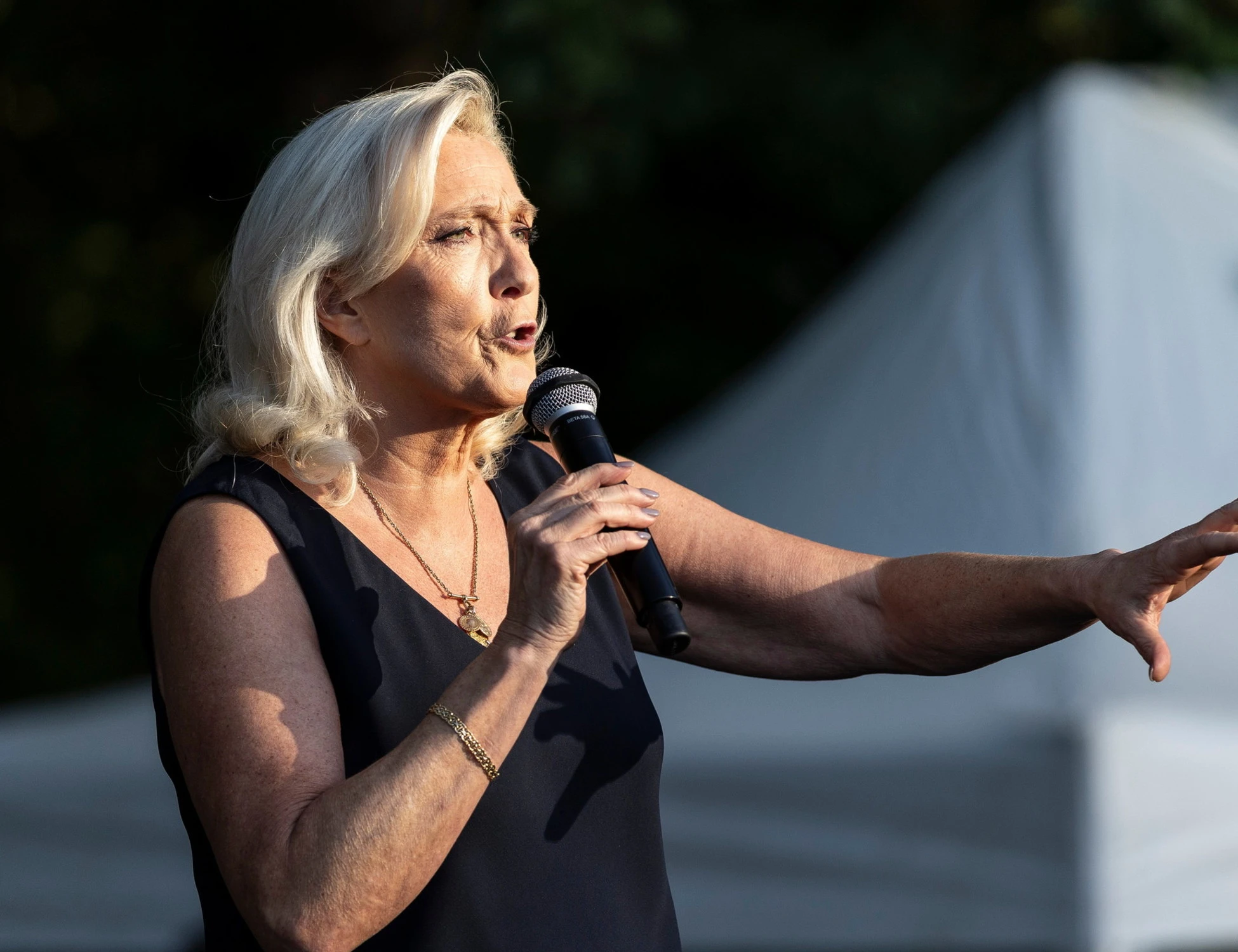 Islamici in fuga se vince Marine Le Pen