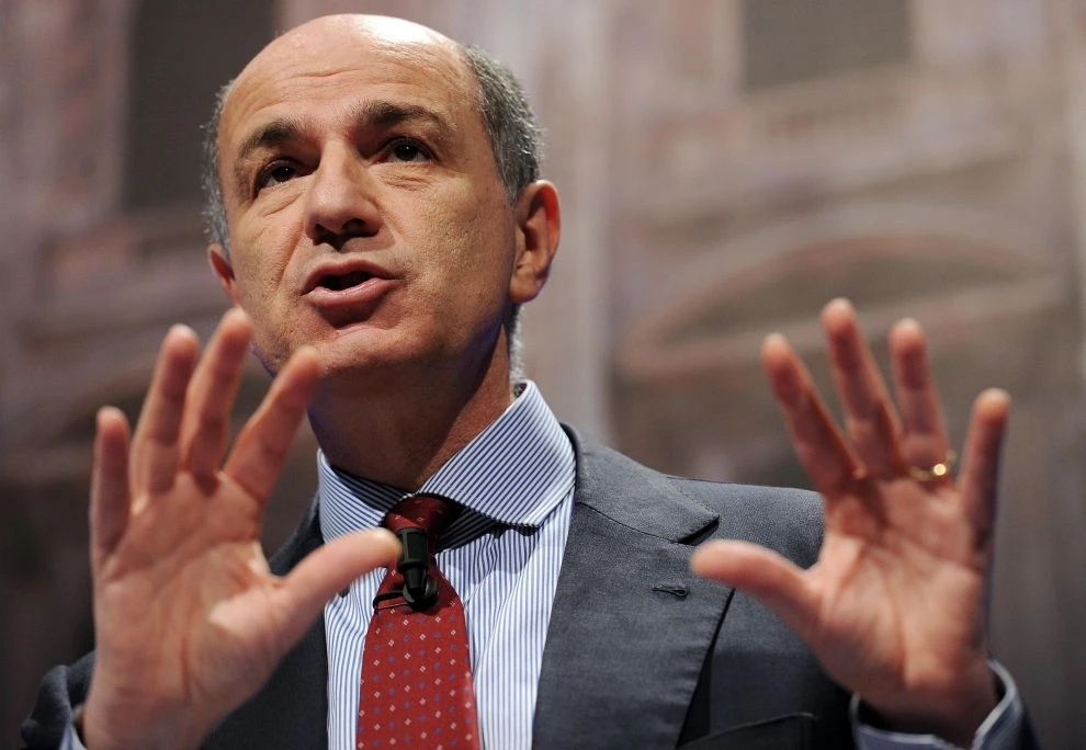 La lettera di Corrado Passera a Libero: "A settembre scalo il Centrodestra"