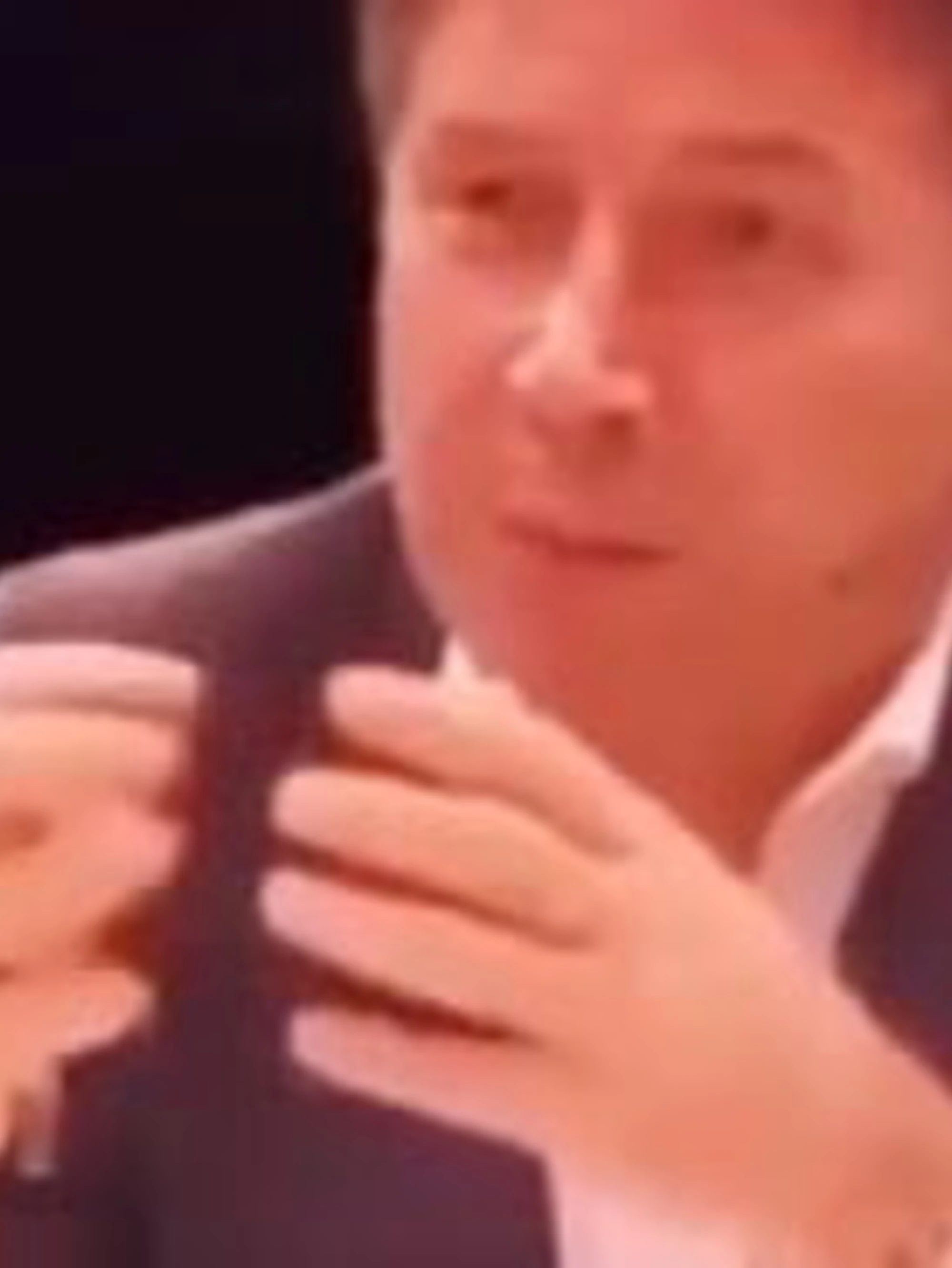 FdI sbertuccia Giuseppe Conte: "Un ricordo imbarazzante"