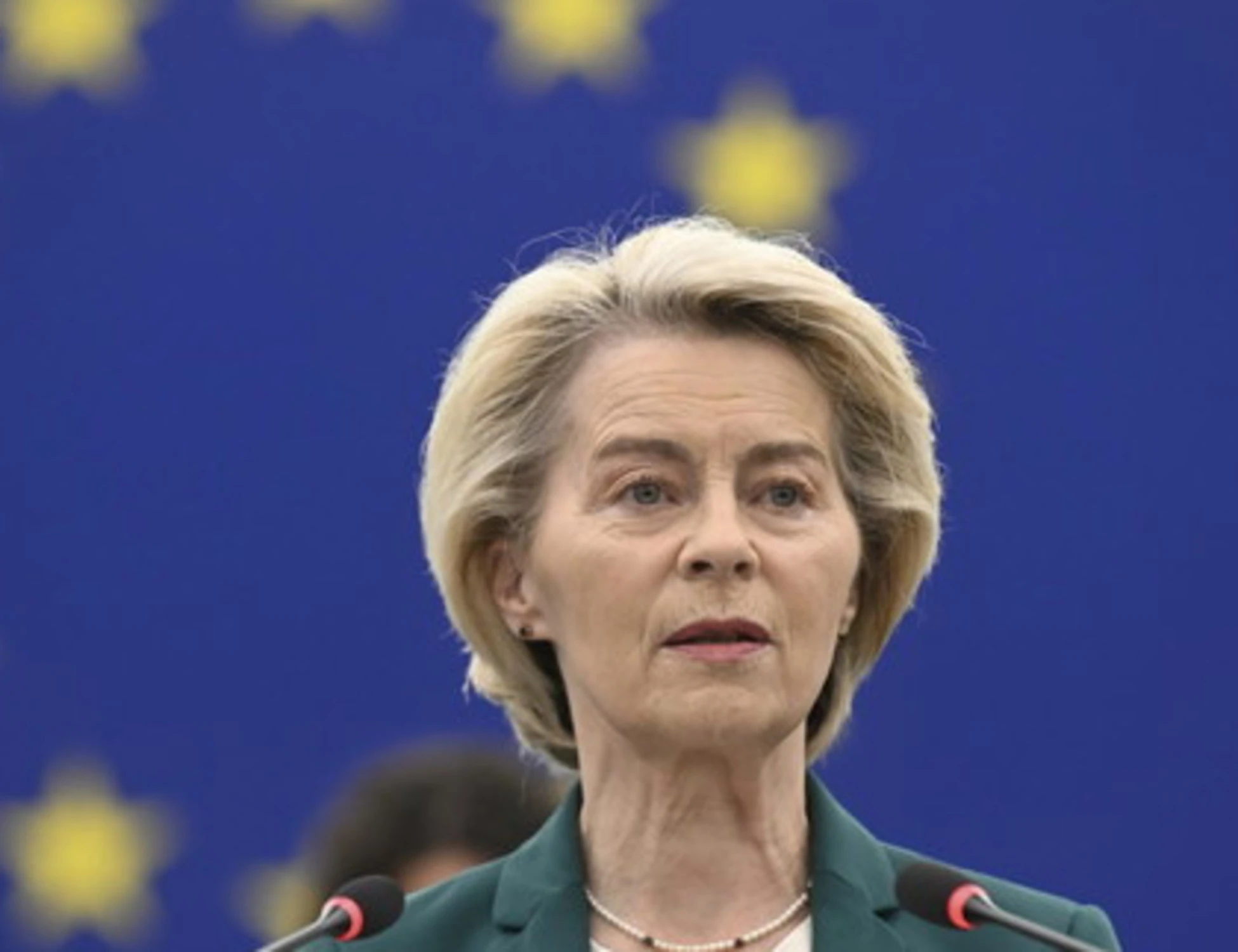Ursula e la teoria del complotto: "Dietro la mozione di sfiducia c'è la Russia"