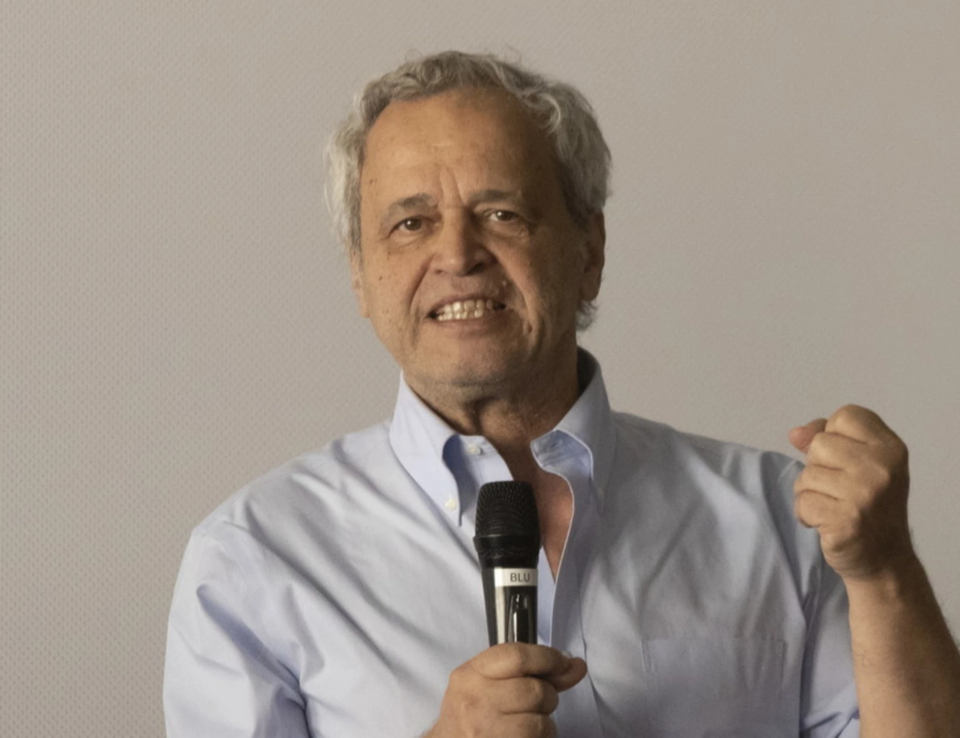 Enrico Mentana, "sto portando via tutto dalla stanza". Addio a La7? Una frase sibillina