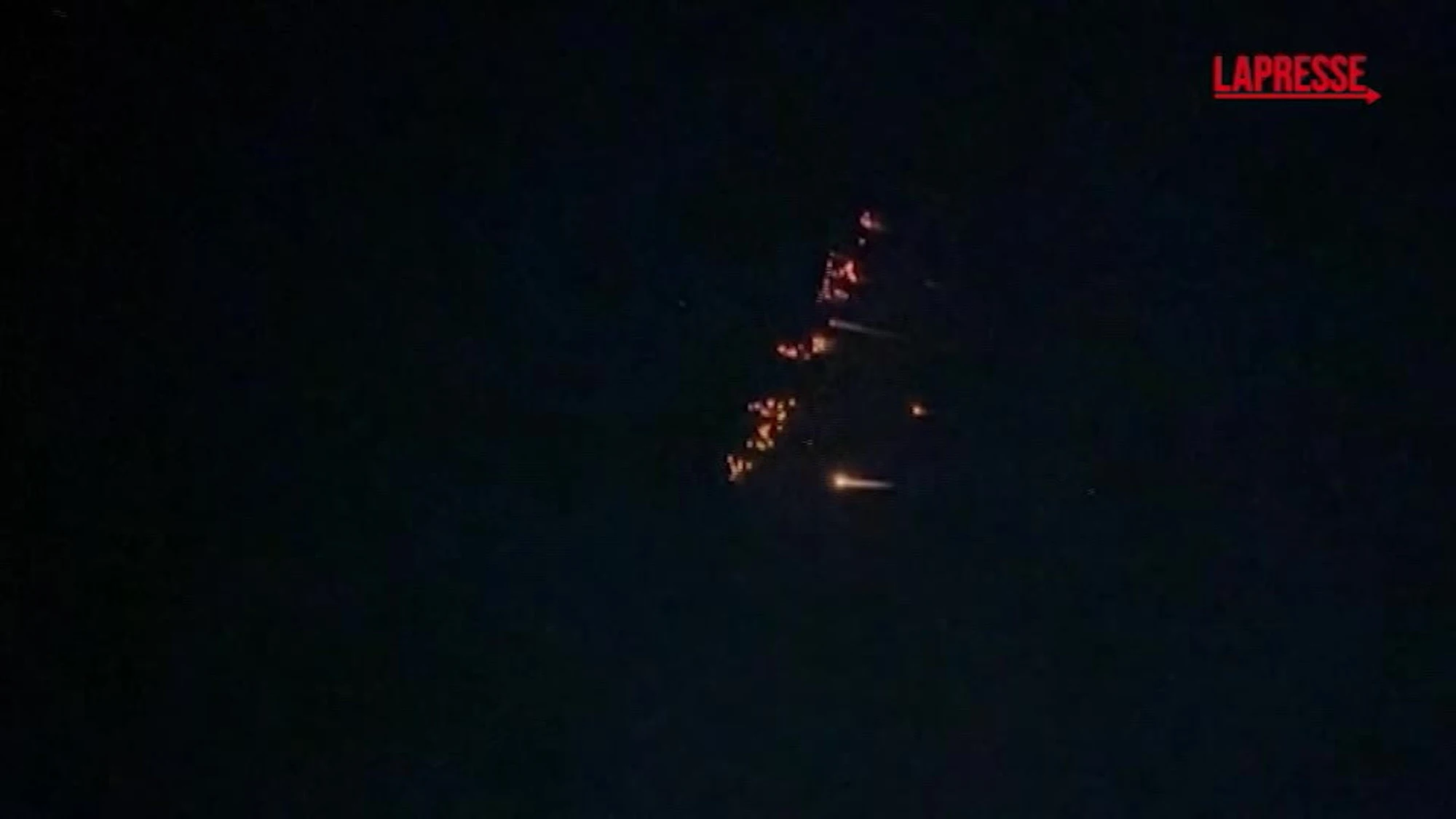 Iran, missile di Teheran sorvola la Cisgiordania e sgancia bombe a grappolo