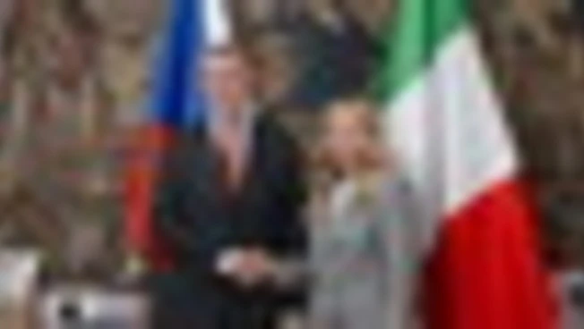 Meloni in visita ufficiale a Praga, l'incontro con il premier Babis