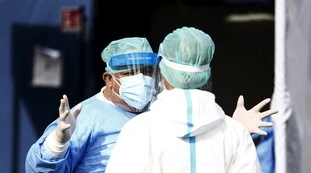 Coronavirus, bollettino del 2 aprile: 22mila contagi e 480 morti, risalgono i ricoveri in intensiva. Pasqua blindata
