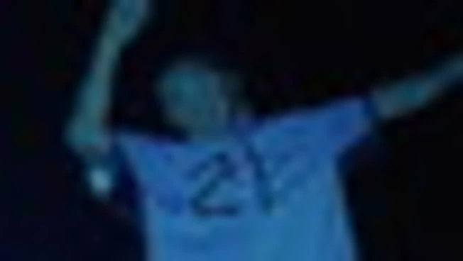 L'abbraccio di Napoli a Clementino, grande live al Palapartenope