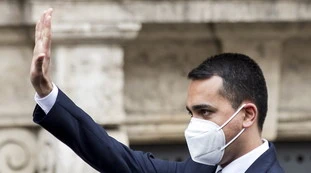 Luigi Di Maio, la Germania risponde all'appello: "Vacanze in Italia? È disposto a tutto"