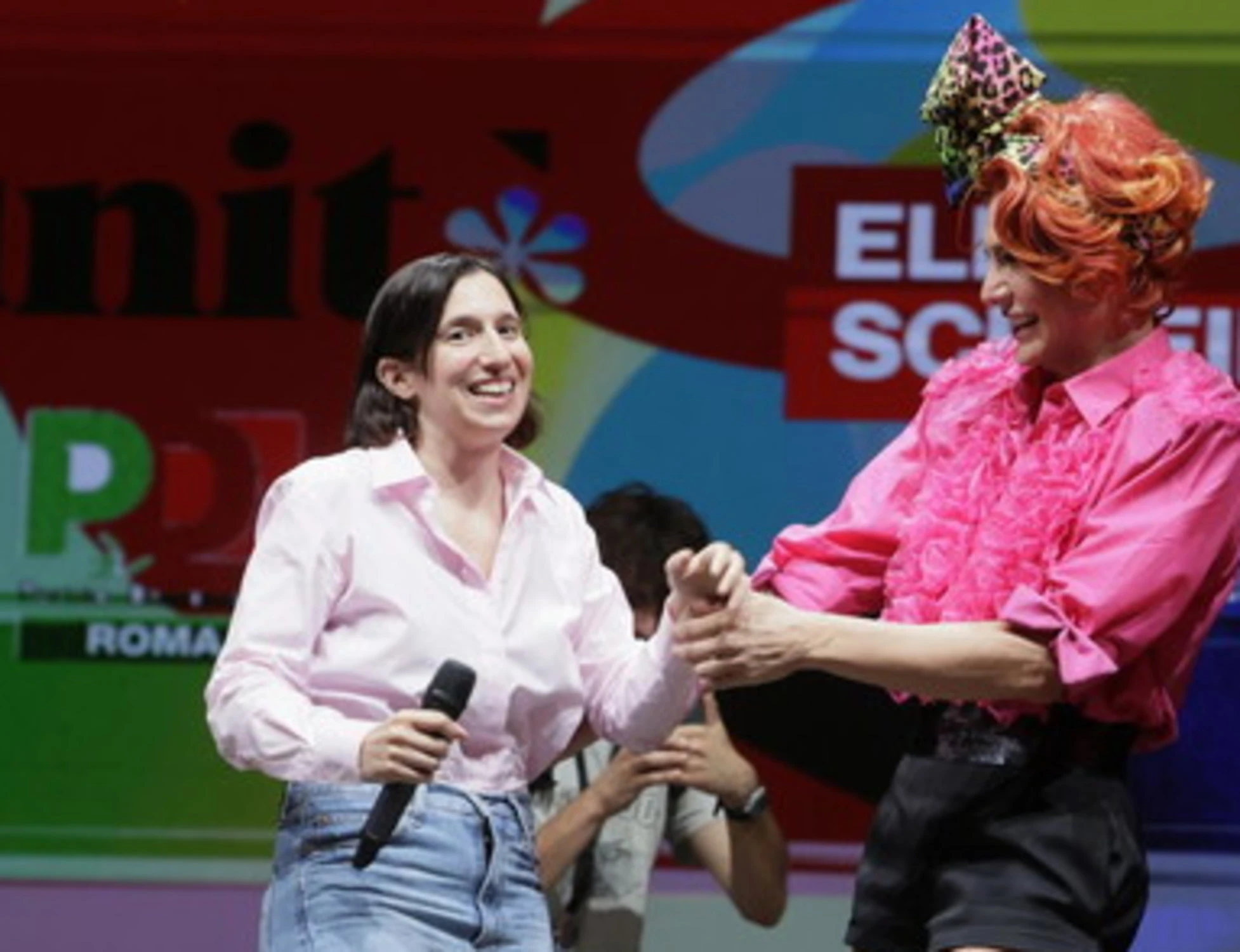 Elly Schlein, paranoia alla direzione Pd: "Il fatto di stare con un'altra donna..."