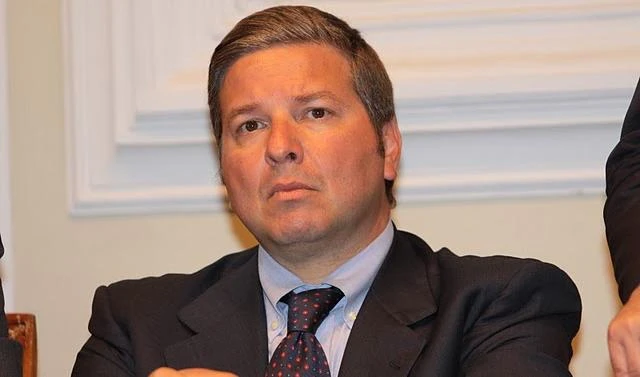 Il giallo del party di D'Alia: "Musica e champagne al ministero dopo la condanna del Cav"