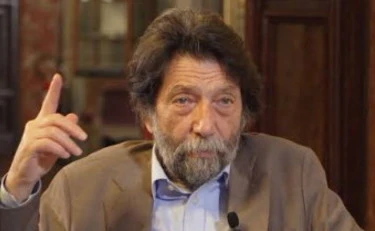 Massimo Cacciari demolisce Pd e M5s: "Putt***". Poi il plauso a Meloni