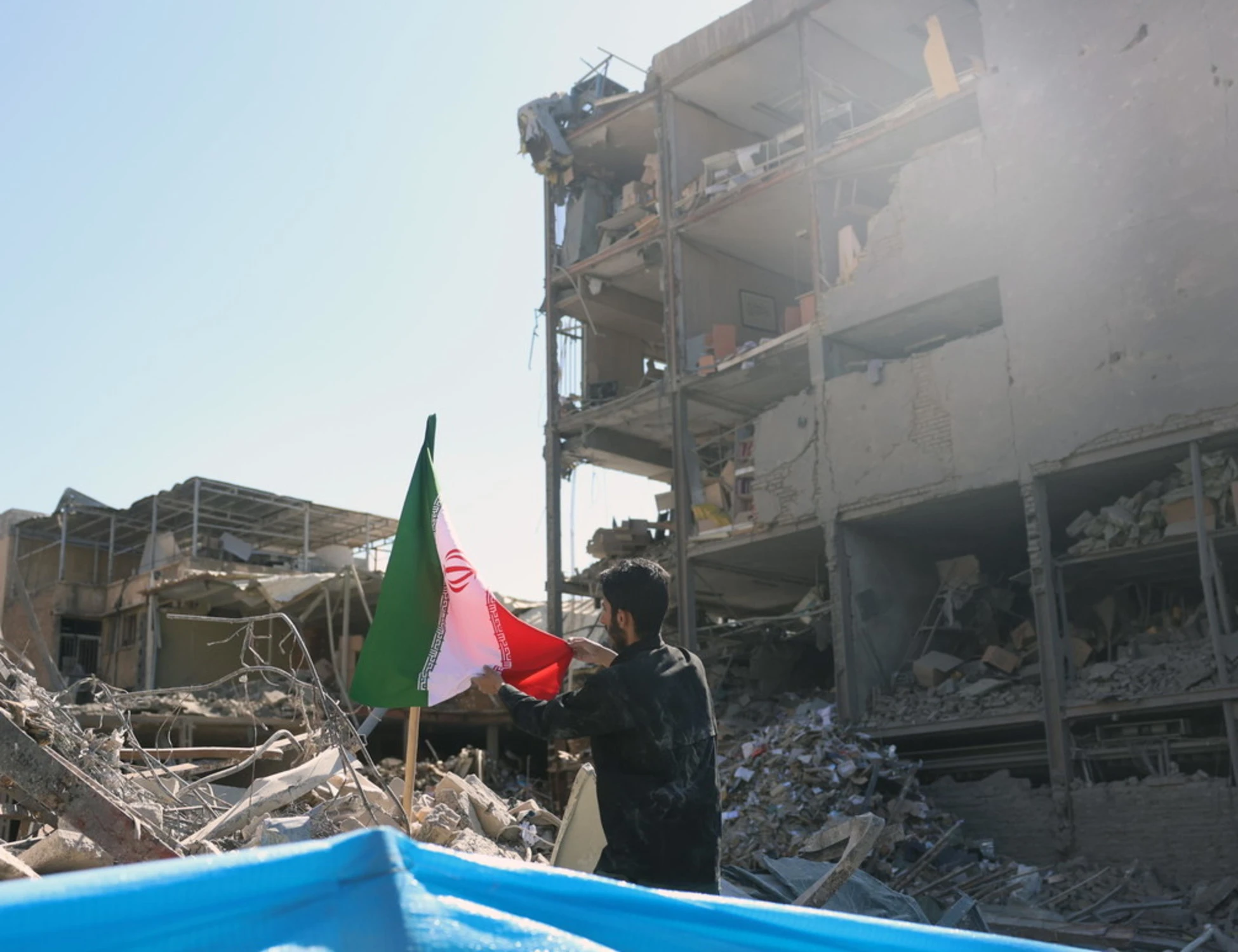 Iran, chi ha scommesso sul bombardamento incassando milioni: clamorosi sospetti