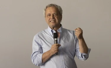 Enrico Mentana, "sto portando via tutto dalla stanza". Addio a La7? Una frase sibillina