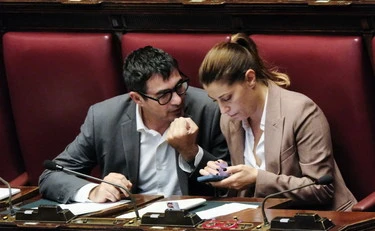 Fratoianni e Piccolotti, sfregio agli operai: quanto guadagnano gli ultrÃ  della patrimoniale