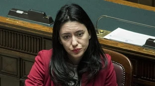 Lucia Azzolina, il retroscena: un "trappolone" teso dal governo contro un ministro "da far fuori"?