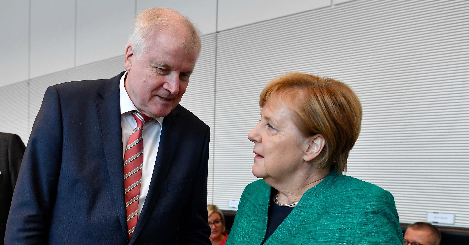 Immigrazione, il trucco della Germania per spedirli tutti in Italia: le finte ricerche dei fuggitivi