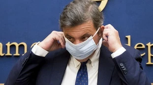 Carlo Calenda svela il ricatto del Pd: "Non esiste, cosa vogliono per permettermi di correre a sindaco di Roma"
