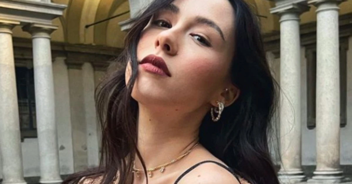 Aurora Ramazzotti, in slip e reggiseno a un mese dal parto: ecco la foto 