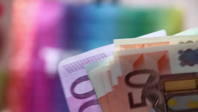 Bce, crescita lenta nell'eurozona