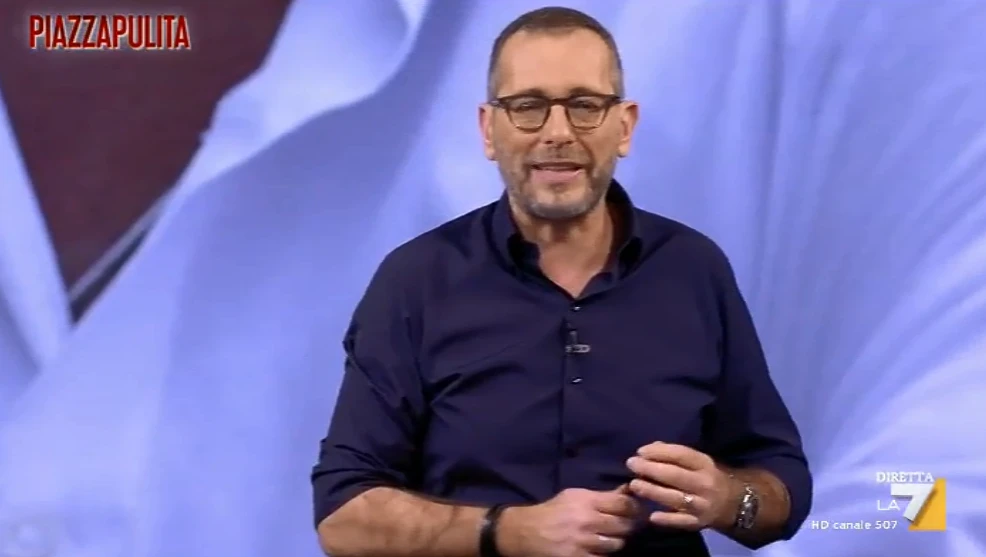 Corrado Formigli a Piazzapulita punzecchia Maroni sugli "impresentabili"? Il leghista lo zittisce subito