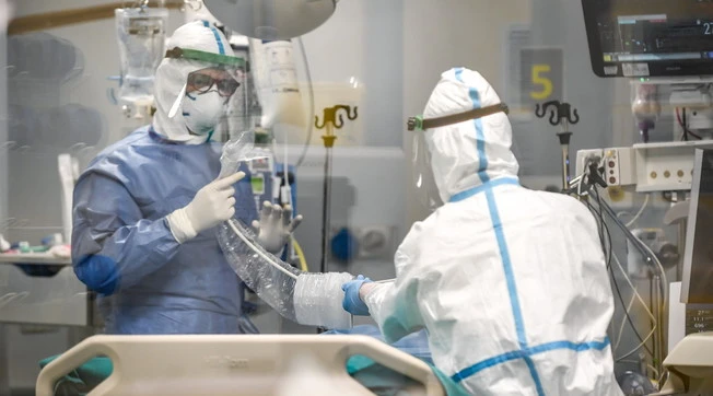 Coronavirus, la testimonianza di un 60enne: "Dieci giorni a chiedere invano un tampone". Così si spiegano i tanti morti in casa?