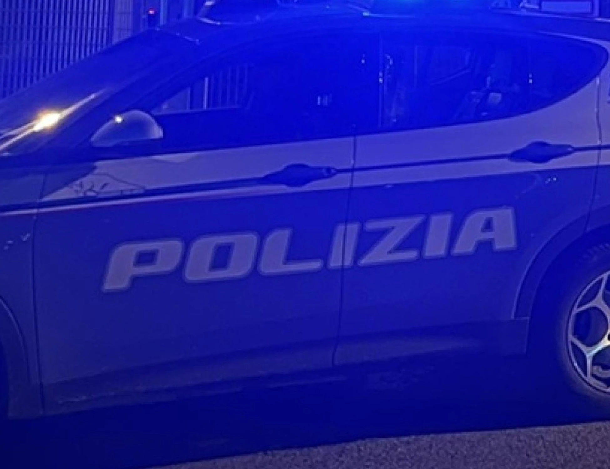 Pescara, "documenti prego": vigile preso a calci e pugni, chi finisce in manette
