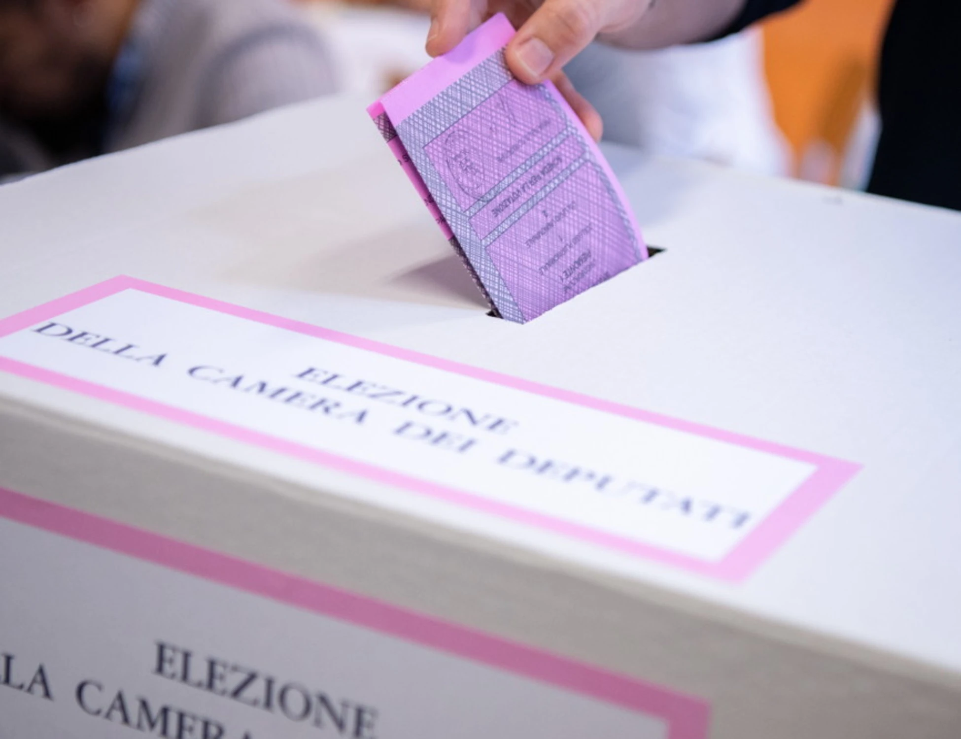 Sondaggio Supermedia, crisi nera per il M5s e Vannacci non sfonda: le cifre