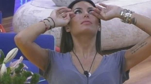 Grande Fratello Vip, Elisabetta Gregoraci in lacrime: piange per l'offesa di Dayane Mello su Flavio Briatore